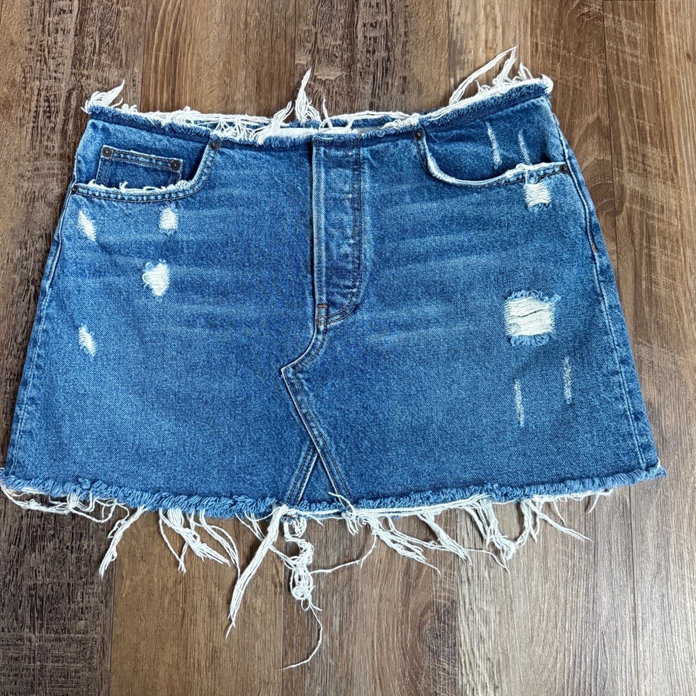 Reformation low rise Distressed Denim mini Skirt 30